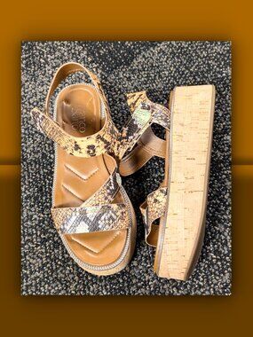 Franco Sarto Ozio Snakeskin Print Platform Sandals – Women’s 8.5 M